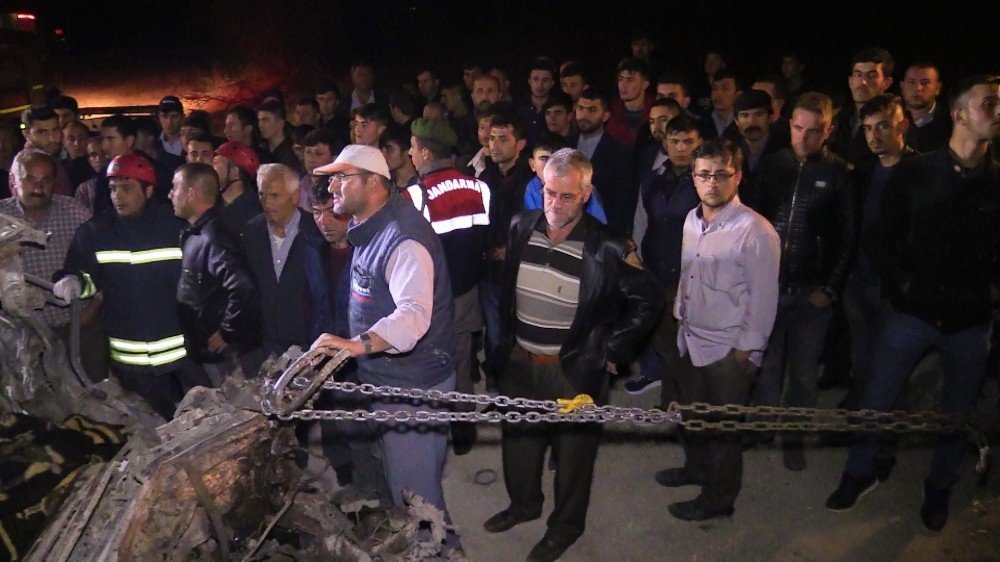 Konya’da mahalleli ölümlü kaza sonrası yolu kapattı