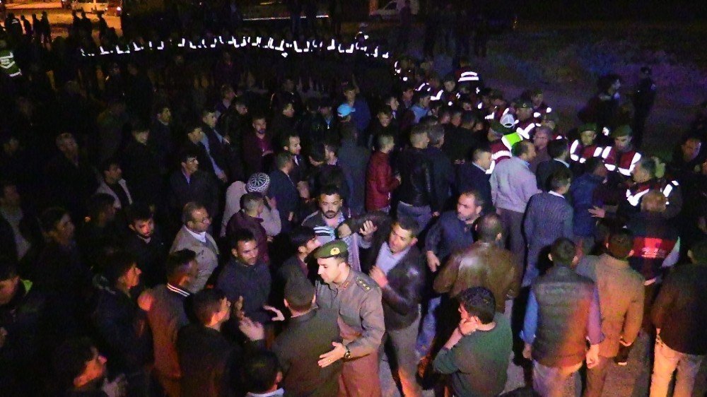 Konya’da mahalleli ölümlü kaza sonrası yolu kapattı