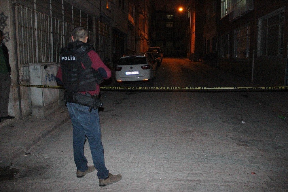 Konya'da Sokağı Kapatıp Etrafa Ateş Açtı