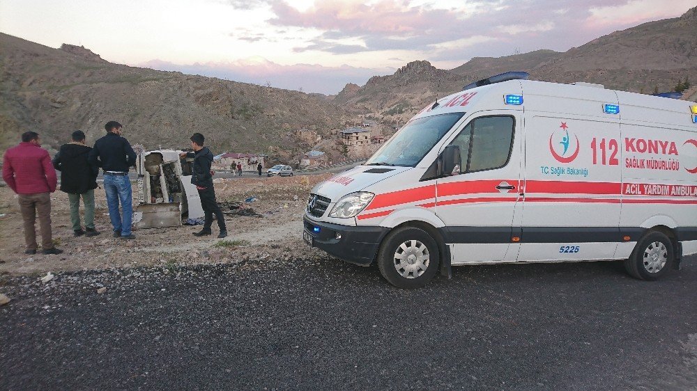 Konya’da freni patlayan kamyonet takla attı