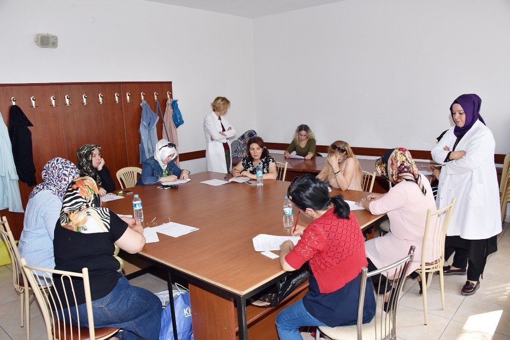 Öğretmen adayları KOMEK ve ASEM için ter döktü