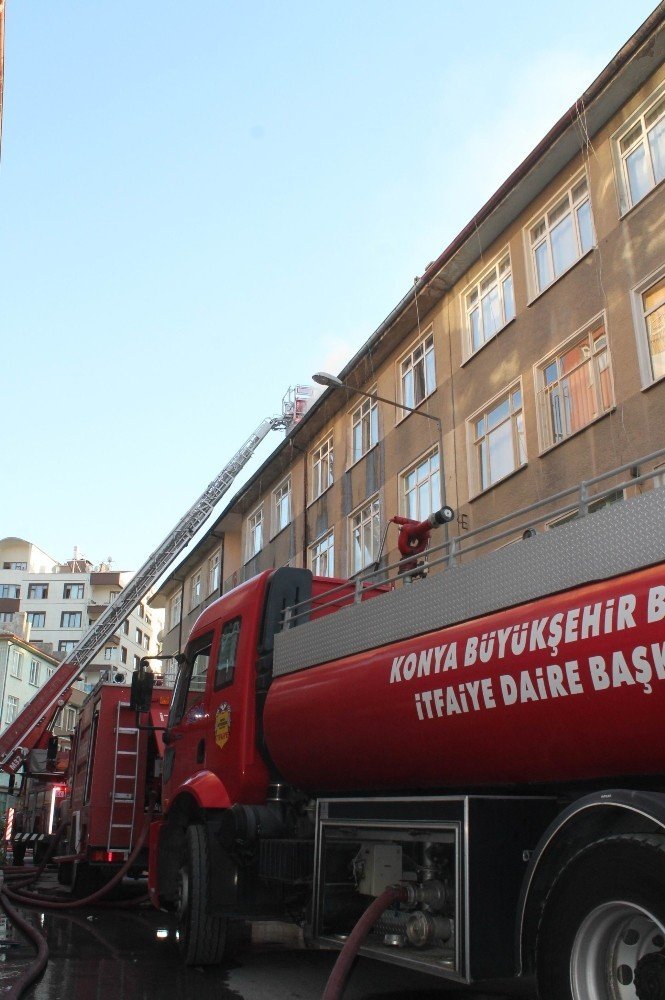Konya’da çatı yangını