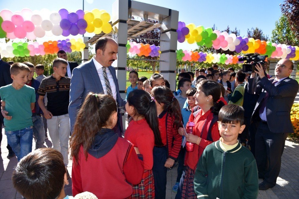 Selçuklu çocuklara doğa sevgisini aşılıyor
