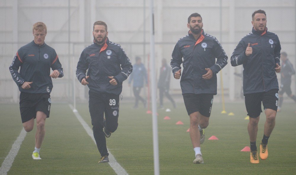 Atiker Konyaspor sis altında çalıştı