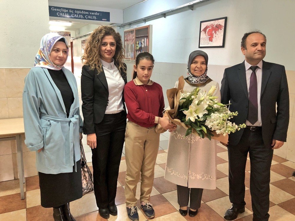 Milletvekili Hüsnüye Erdoğan mezun olduğu okulda duygusal anlar yaşadı
