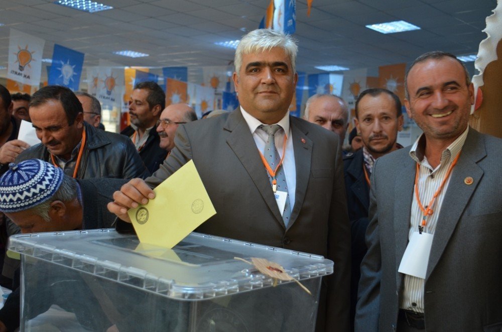 AK Parti Konya’da 6. Olağan İlçe Kongreleri devam ediyor