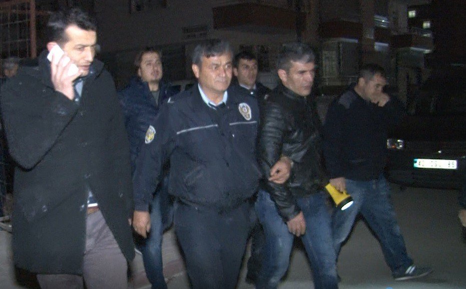 Eşinden boşandığı için ikinci kez intihara teşebbüs eden şahsı polis ikna etti