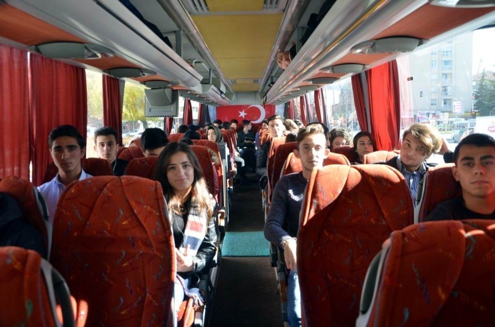 Ereğli Belediyesi gençleri Bilim Merkezine götürdü