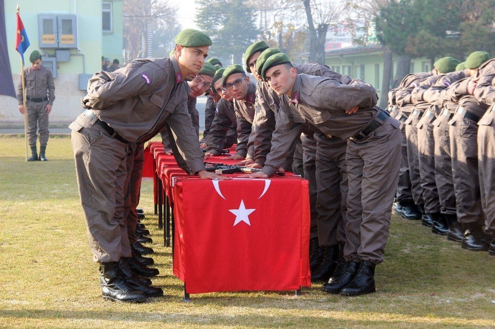 Konya’da kısa dönem erler yemin etti