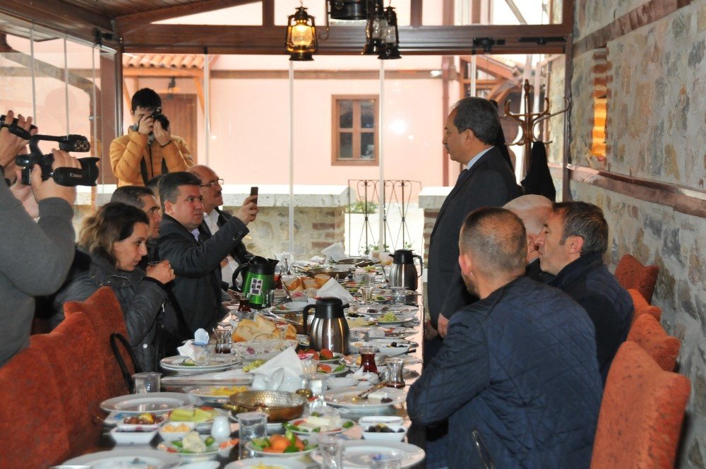 Başkan Akkaya gazetecilerle buluştu