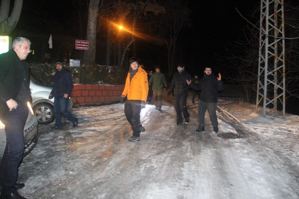 Konya'da ailelerinin ulaşamadığı öğrenciler, arazide çadırda uyurken bulundu