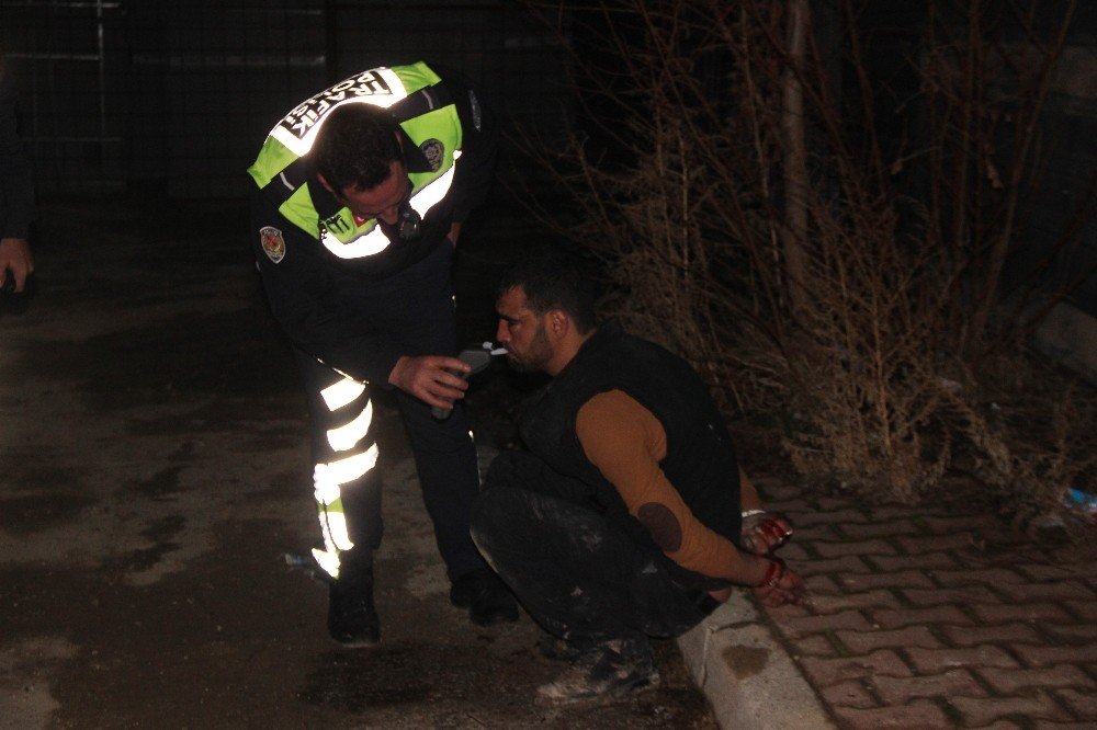 Üç polis otosuna çarpıp yakalanan alkollü sürücü: “Yabancı değiliz, niye bağladınız”