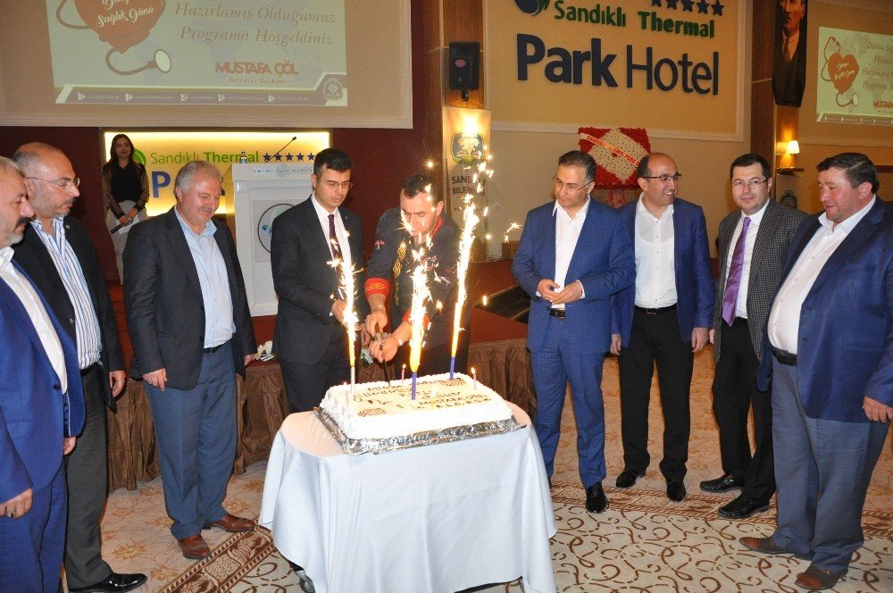 SANDIKLI’DA DÜNYA SAĞLIK GÜNÜ YEMEĞİ SANDIKLI’DA DÜNYA SAĞLIK GÜNÜ YEMEĞİ