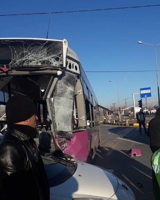 Gevaş’ta trafik kazası; 6 yaralı