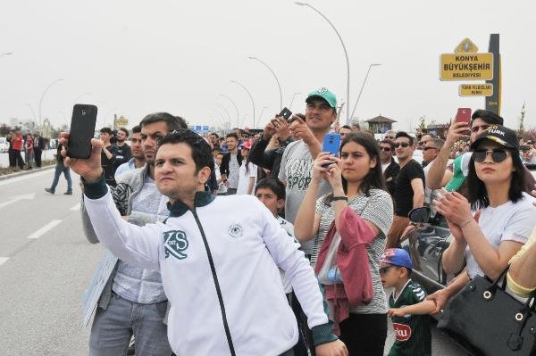 Türk Yıldızları ve Solo Türk'ten Konya'da nefes kesen gösteri