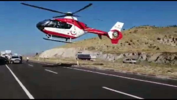 Konya'da kaza! Ambulans helikopter, yaralı Berre için karayoluna indi