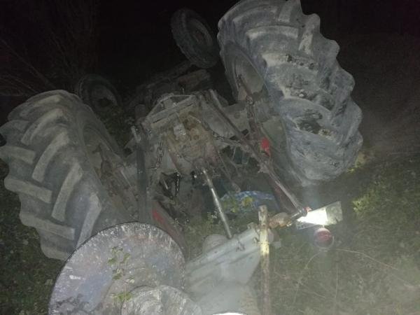 Konya'da devrilen traktörün altında kalan çiftçi öldü