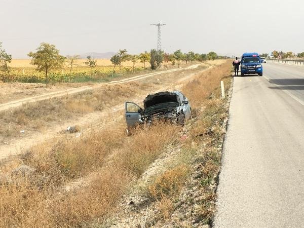 Konya'da otomobil, traktöre çarptı: 1 ölü, 3 yaralı