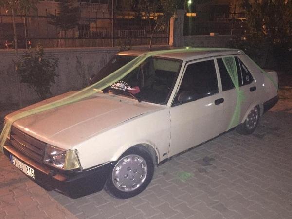 Konya'da gelin arabası gibi süslenen otomobilden uyuşturucu çıktı