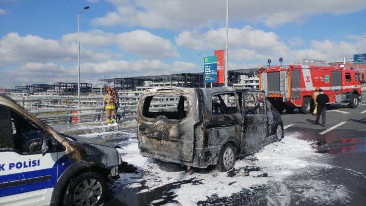 İstanbul Havalimanı’nda seyir halindeki VIP araç alev alev böyle yandı
