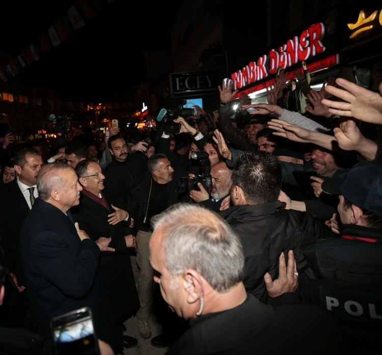 Cumhurbaşkanı Erdoğan'dan Ülkü Ocakları'na ziyaret 16