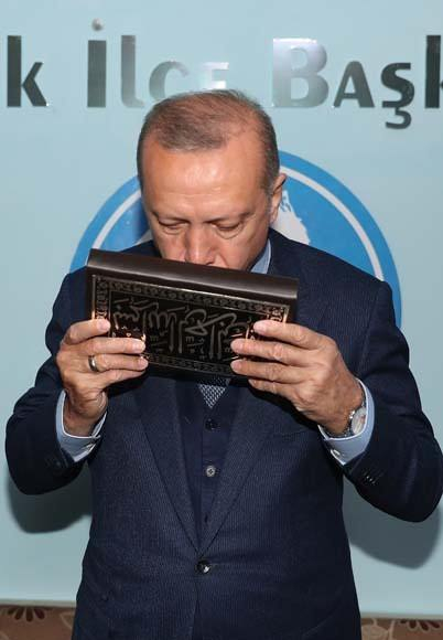 Cumhurbaşkanı Erdoğan'dan Ülkü Ocakları'na ziyaret 7