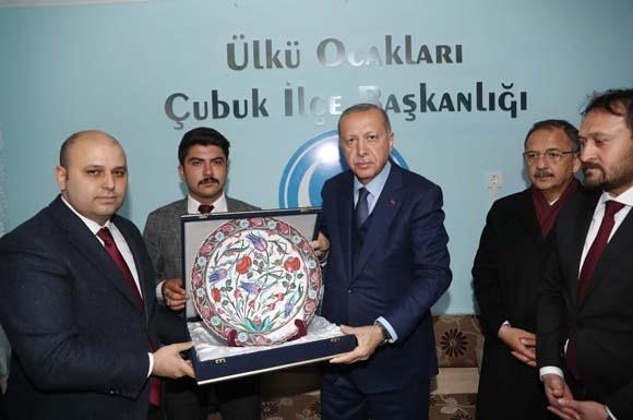 Cumhurbaşkanı Erdoğan'dan Ülkü Ocakları'na ziyaret 8