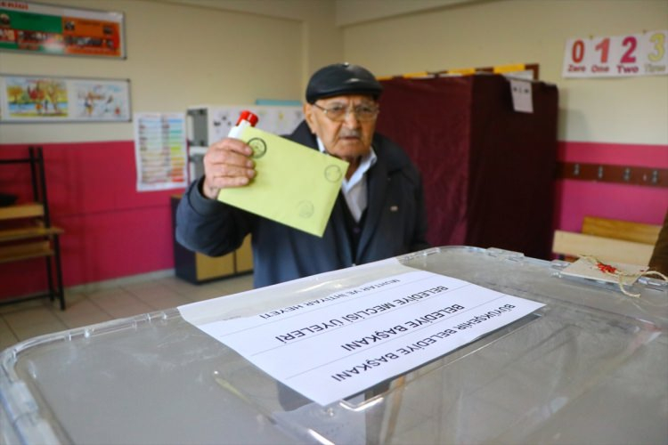 Türkiye 31 Mart seçimleri için sandığa koştu 7