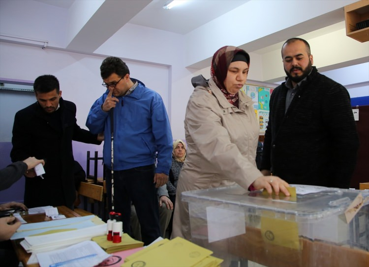 Türkiye 31 Mart seçimleri için sandığa koştu 9
