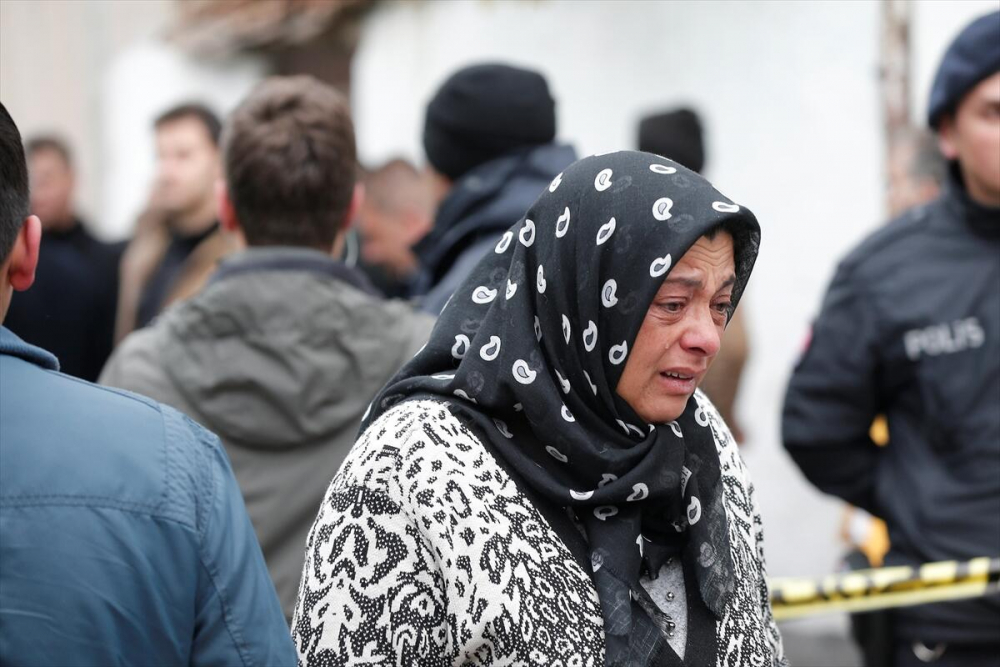 Konya'da 2 katlı kerpiç binada göçük! 3 ölü 13