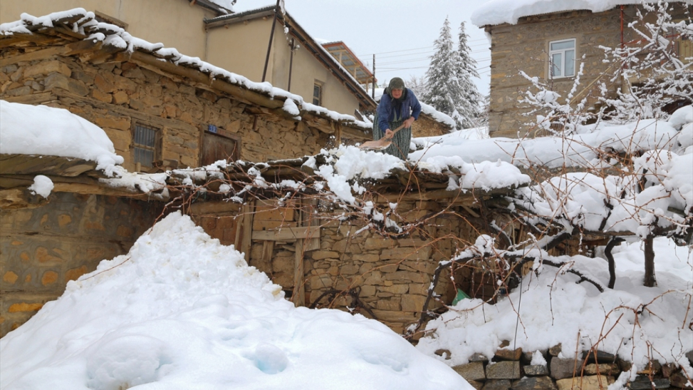Konya'nın Hadim ilçesinde kar yağışı etkili oldu 5