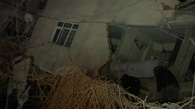 Elazığ'da 6,5 büyüklüğünde deprem 2