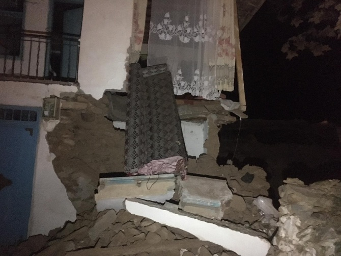 Elazığ'da 6,5 büyüklüğünde deprem 23