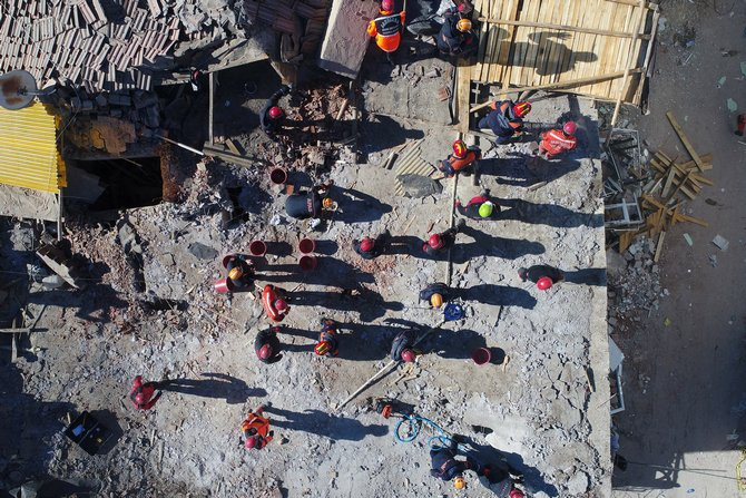 Elazığ’da depremin etkileri gün ağarınca ortaya çıktı 26