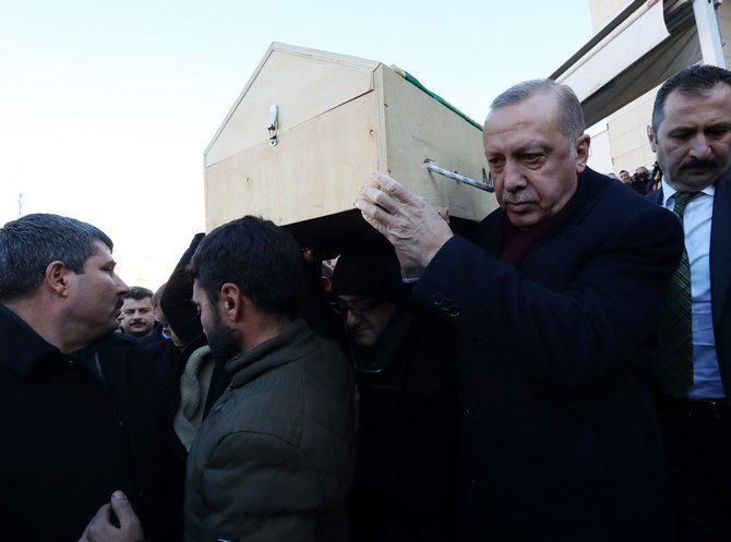 Cumhurbaşkanı Erdoğan Elazığ'da cenaze namazına katıldı 12