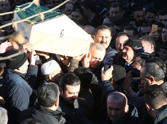 Cumhurbaşkanı Erdoğan Elazığ'da cenaze namazına katıldı 13