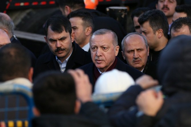Erdoğan deprem bölgesinde incelemelerde bulundu 9