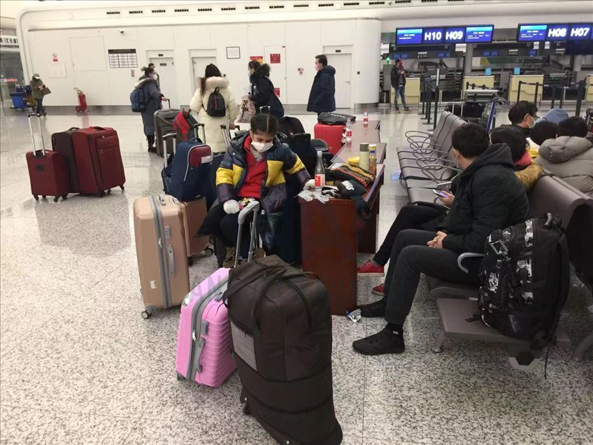 Vuhan kentindeki Türk vatandaşları havalimanında 3