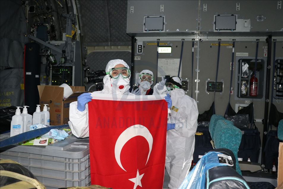 Çin'deki Türk vatandaşlarını getirecek askeri uçak Vuhan'da 3
