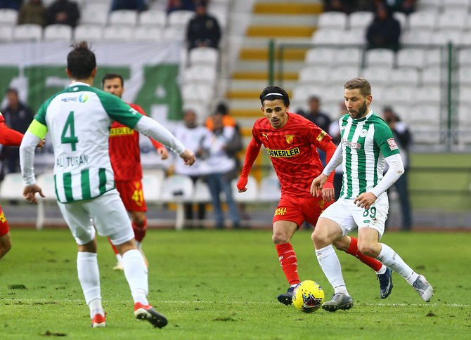 Konyaspor-Göztepe maçından kareler 23