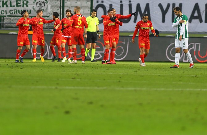 Konyaspor-Göztepe maçından kareler 28