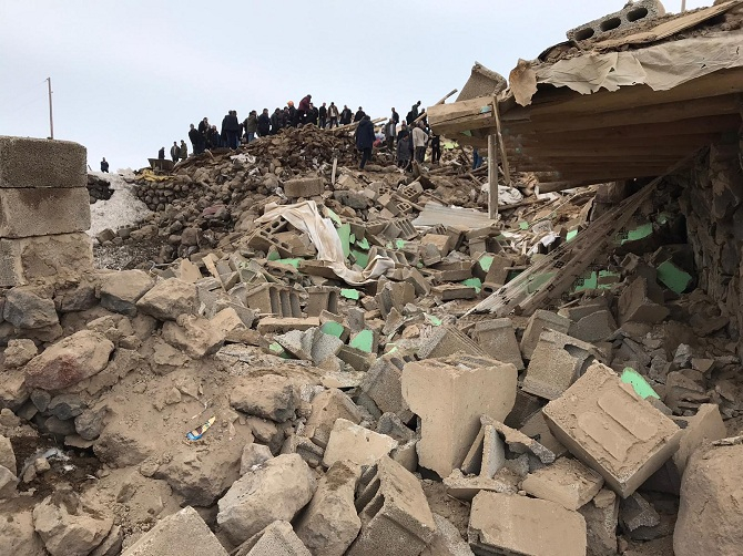 İran'daki deprem Van'ı vurdu 16