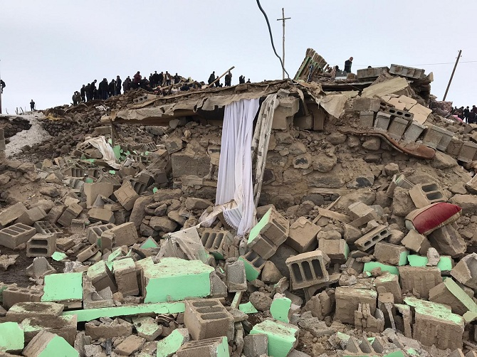 İran'daki deprem Van'ı vurdu 17