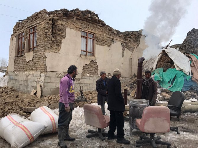 İran'daki deprem Van'ı vurdu 19