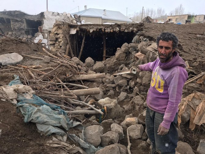 İran'daki deprem Van'ı vurdu 23
