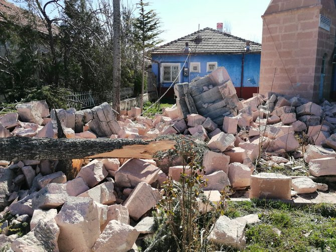 Konya'da fırtına hayatı olumsuz etkiledi 10