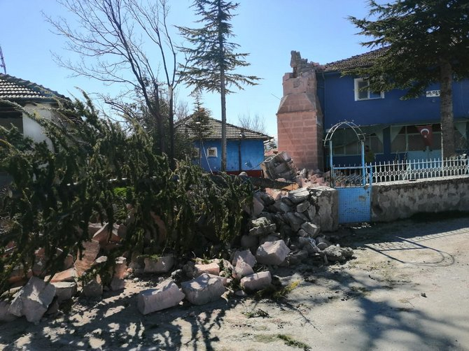 Konya'da fırtına hayatı olumsuz etkiledi 11