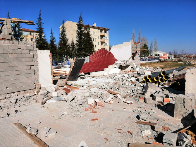 Konya'da fırtına hayatı olumsuz etkiledi 17
