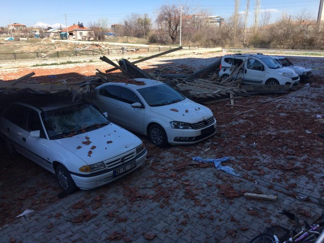 Konya'da fırtına hayatı olumsuz etkiledi 28