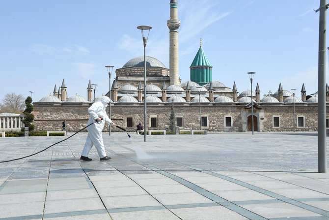 Konya Büyükşehir koronavirüsle mücadeleyi etkin şekilde sürdürüyor 4